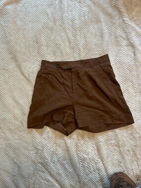 BANANA REPUBLIC HIGH WAISTED LINEN SHORTS